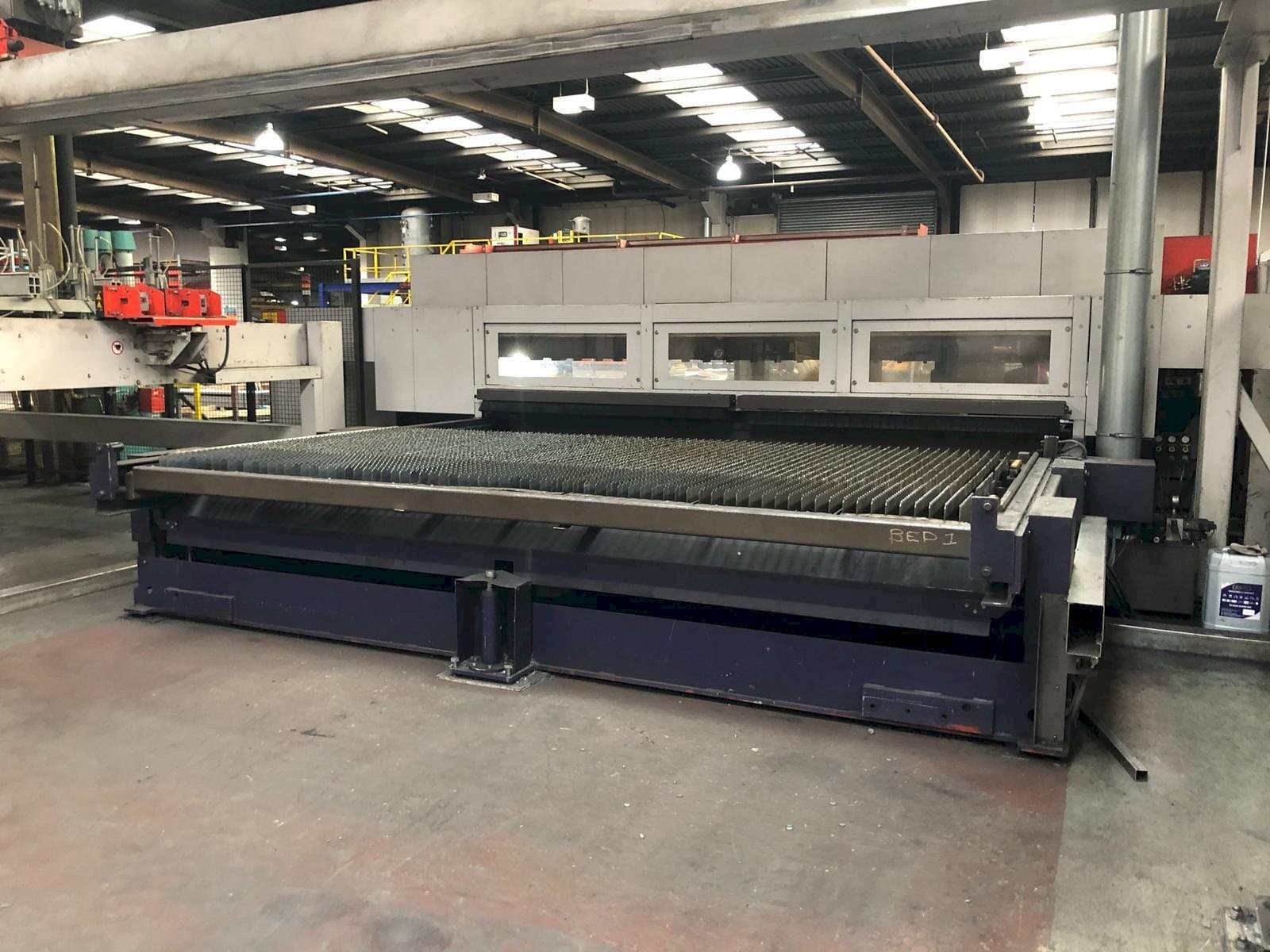 Widok z przodu maszyny Bystronic Byspeed 4020