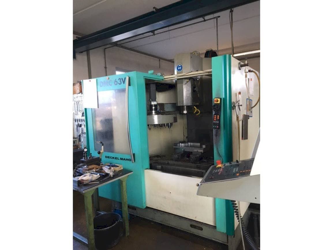 Widok z przodu maszyny DMC DMC 63V