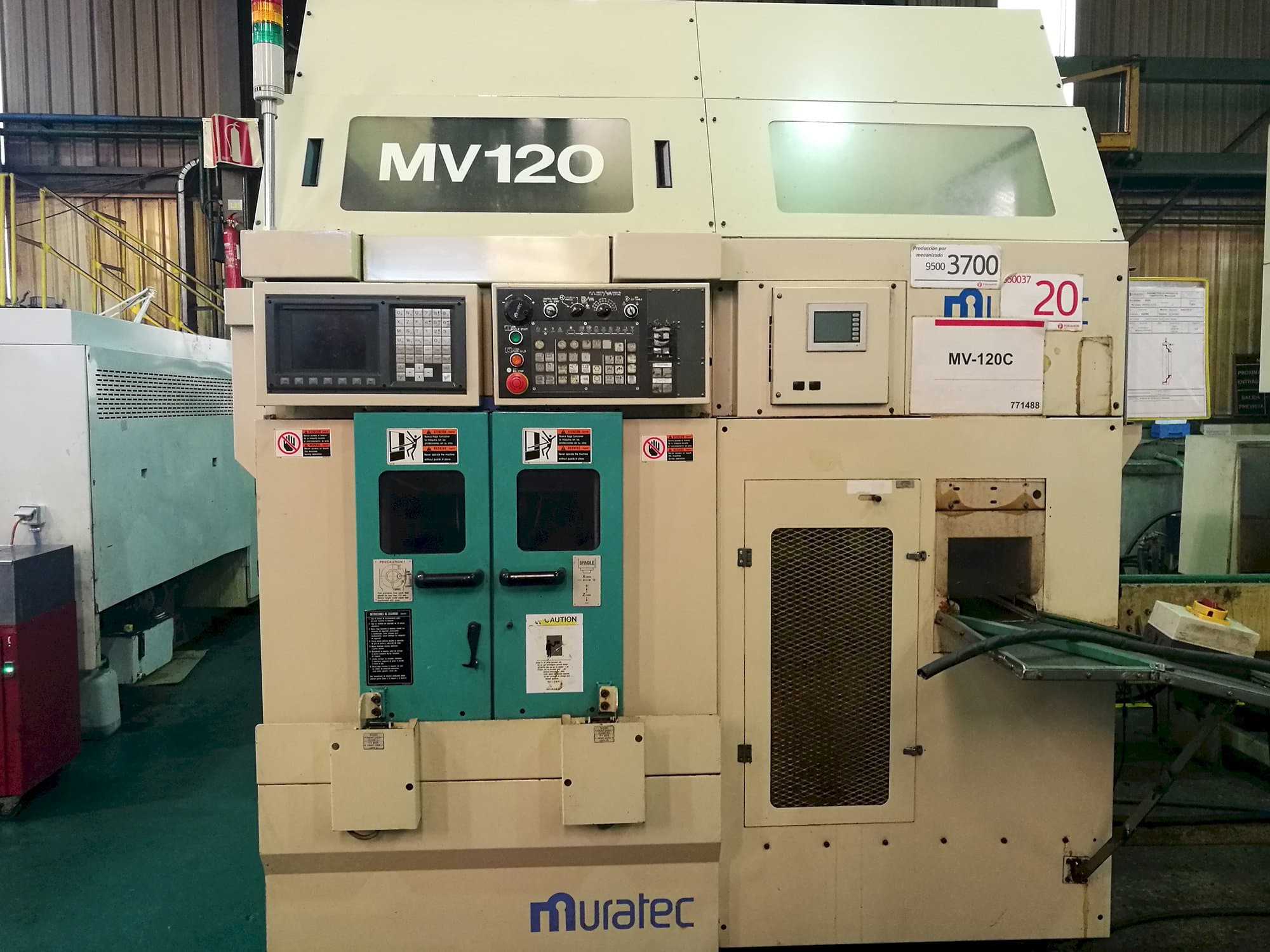Widok z przodu maszyny MURATA Muratec MV 120