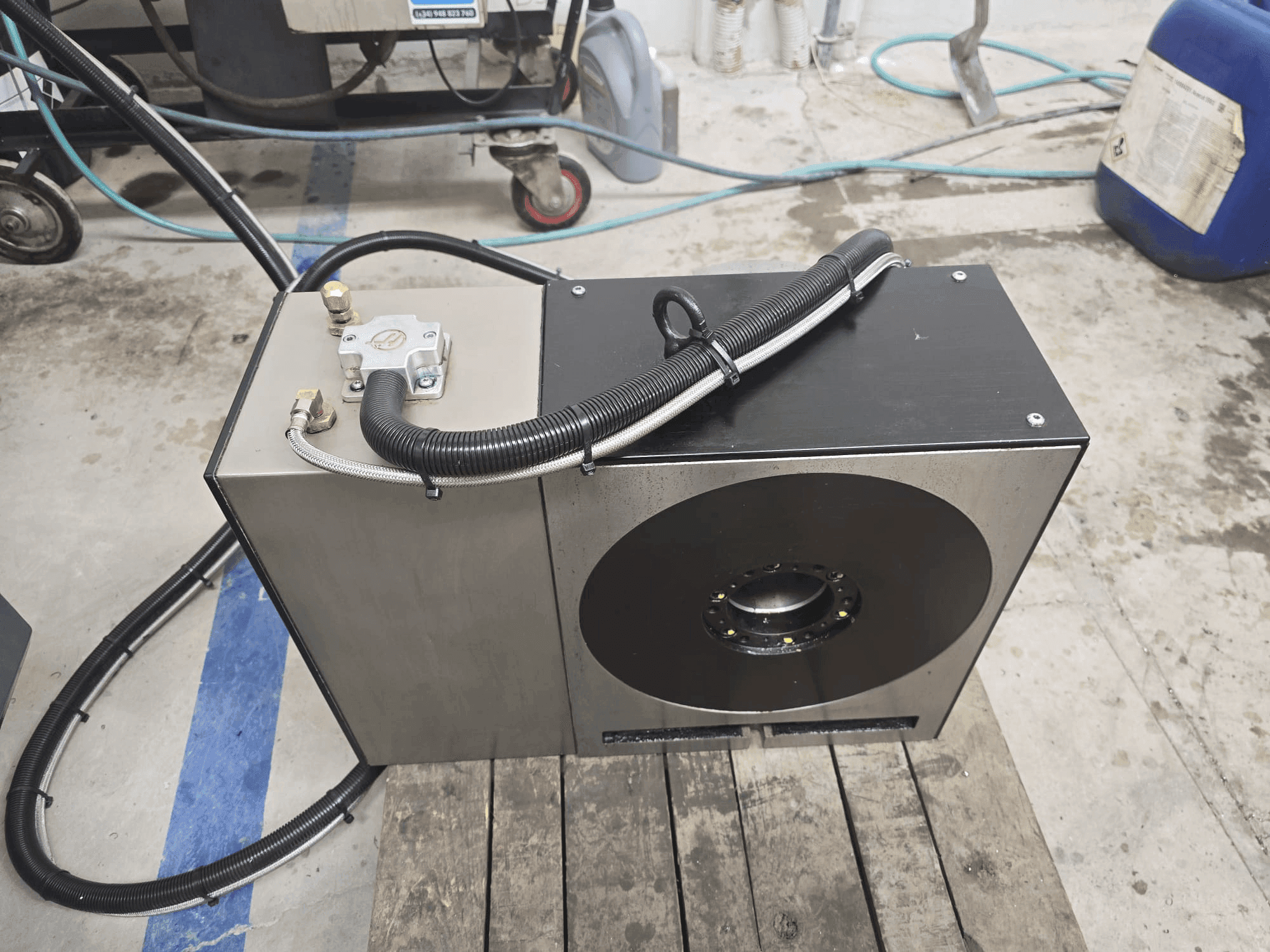 Widok z przodu maszyny HAAS HRT310