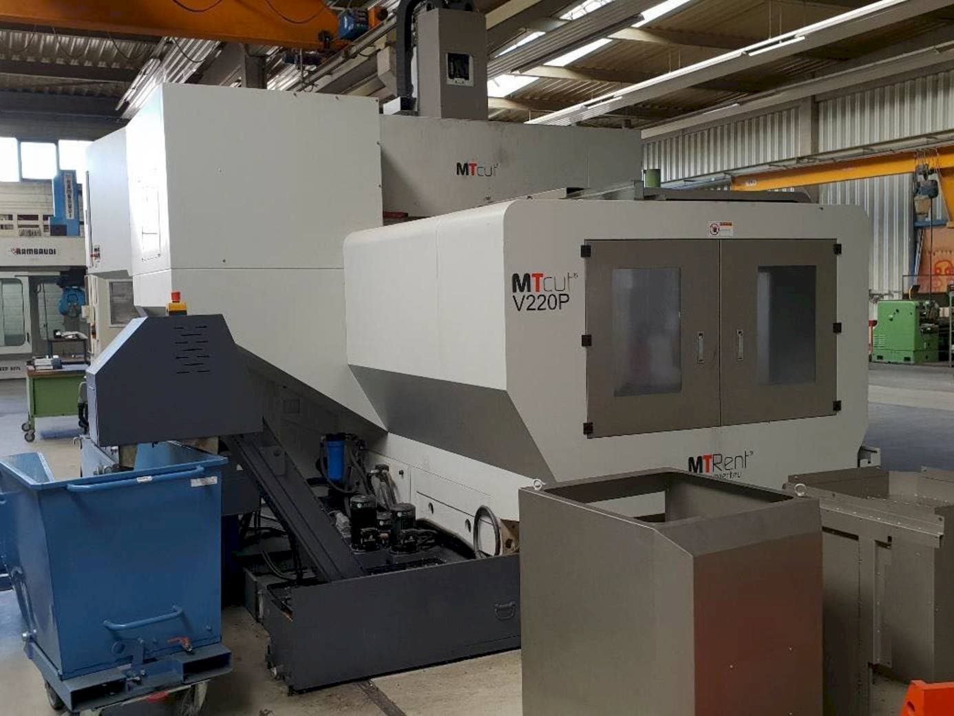 Widok z przodu maszyny MTcut V220P