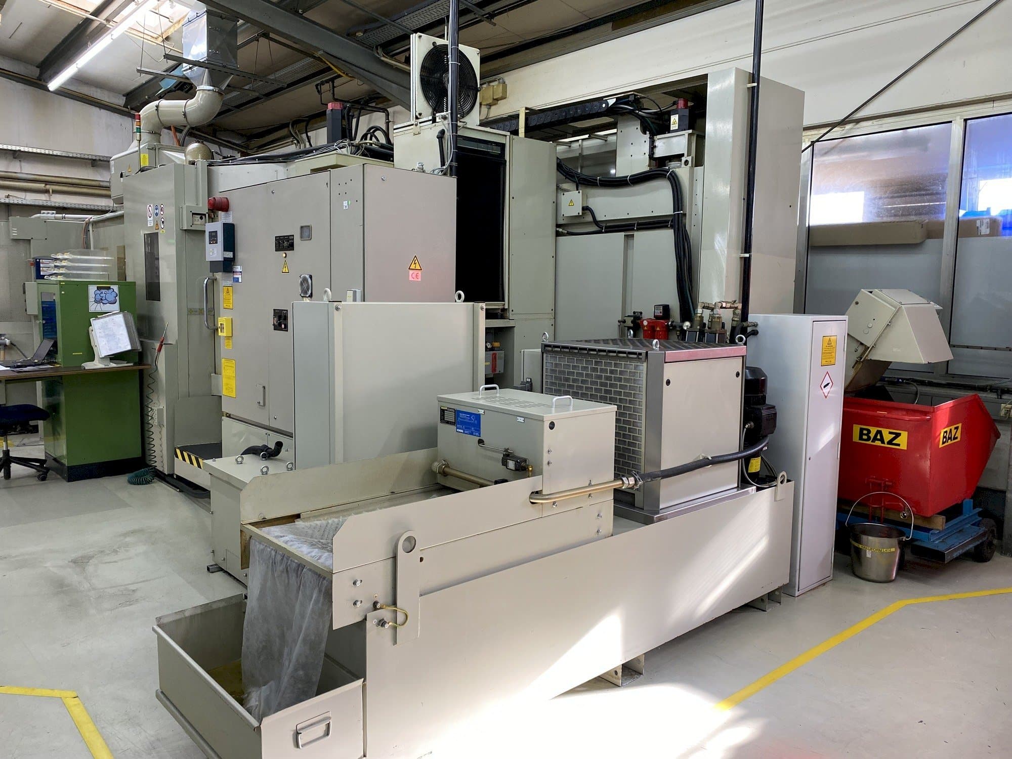 Widok z przodu maszyny Mitsui Seiki HU50A