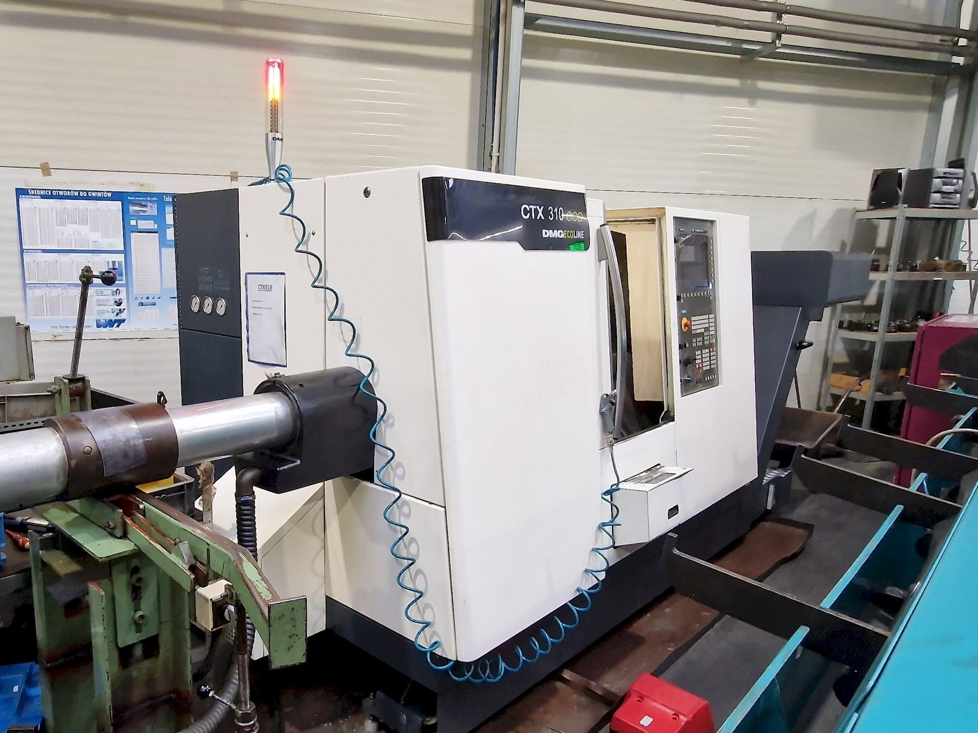 Widok lewej strony maszyny DMG CTX 310 ecoline