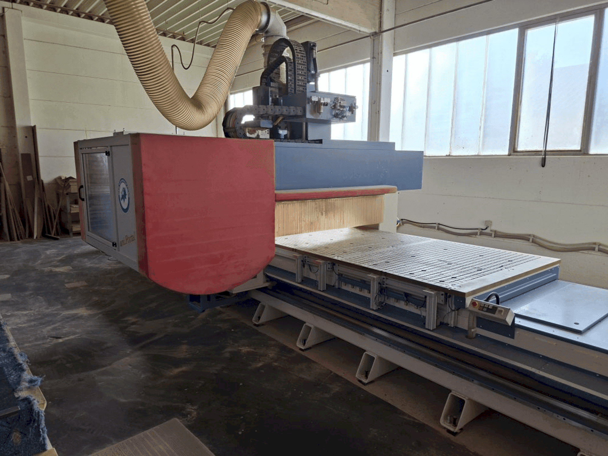 Widok z przodu maszyny MKM UNI Portal 50/15 RO