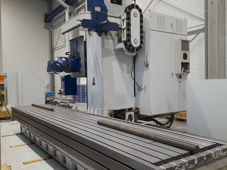Widok z przodu maszyny CME FCM 6000
