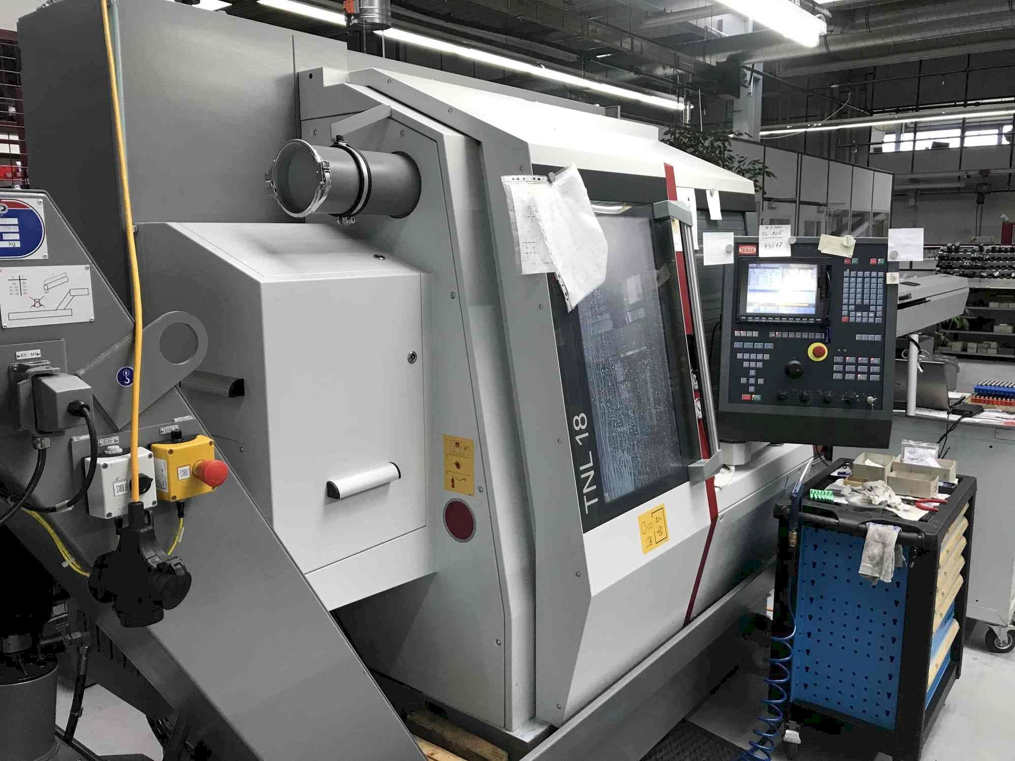 Widok z przodu maszyny TRAUB TNL 18-9P