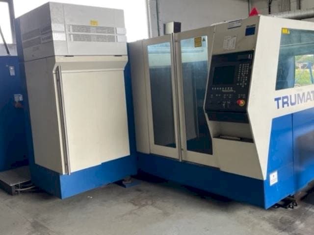 Widok z przodu maszyny TRUMPF Trumatic L3050