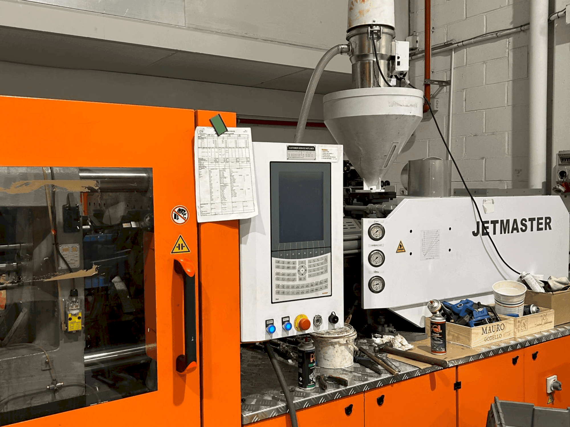 Widok z przodu maszyny CHEN HSONG JM200-MK6e