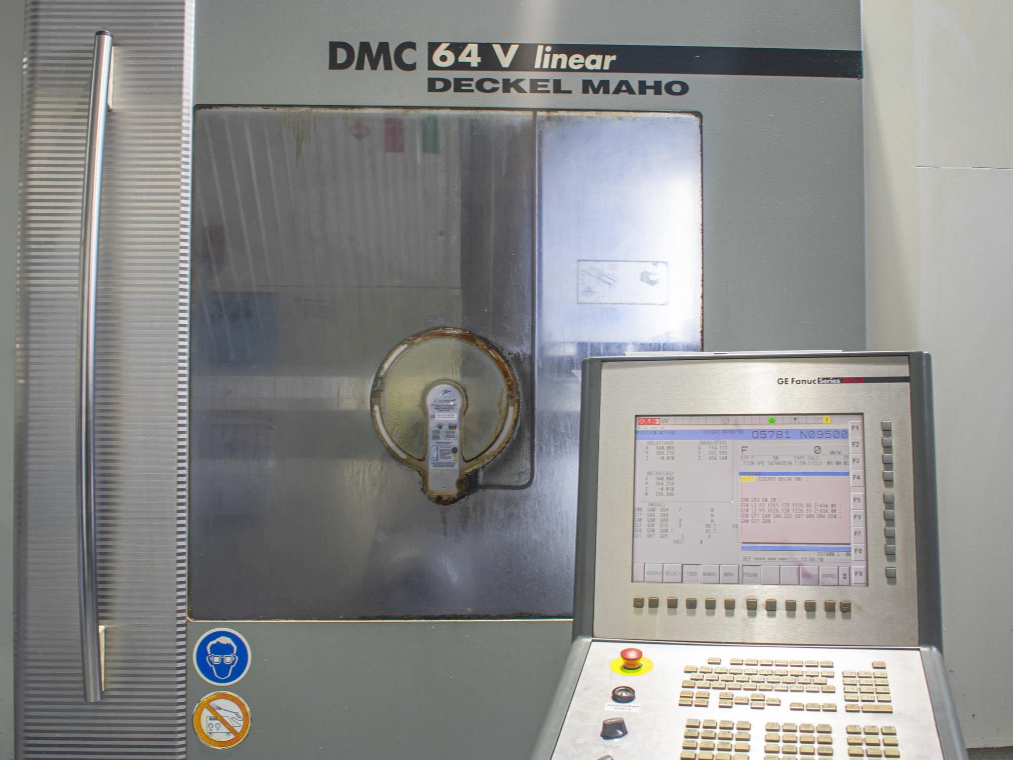 Widok z przodu maszyny DECKEL MAHO DMC 64 V linear