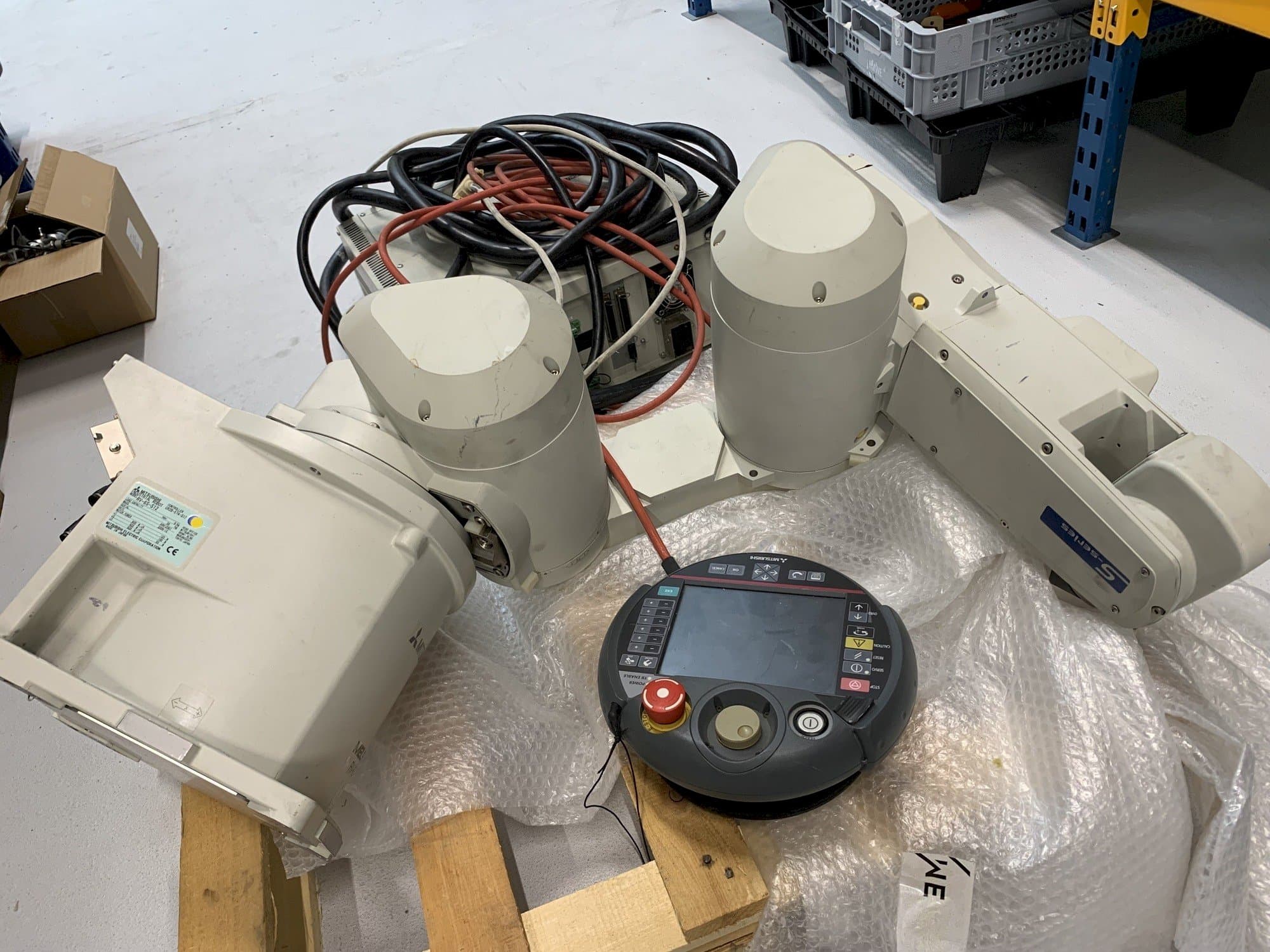 Widok z przodu maszyny Mitsubishi Melfa RV 6S