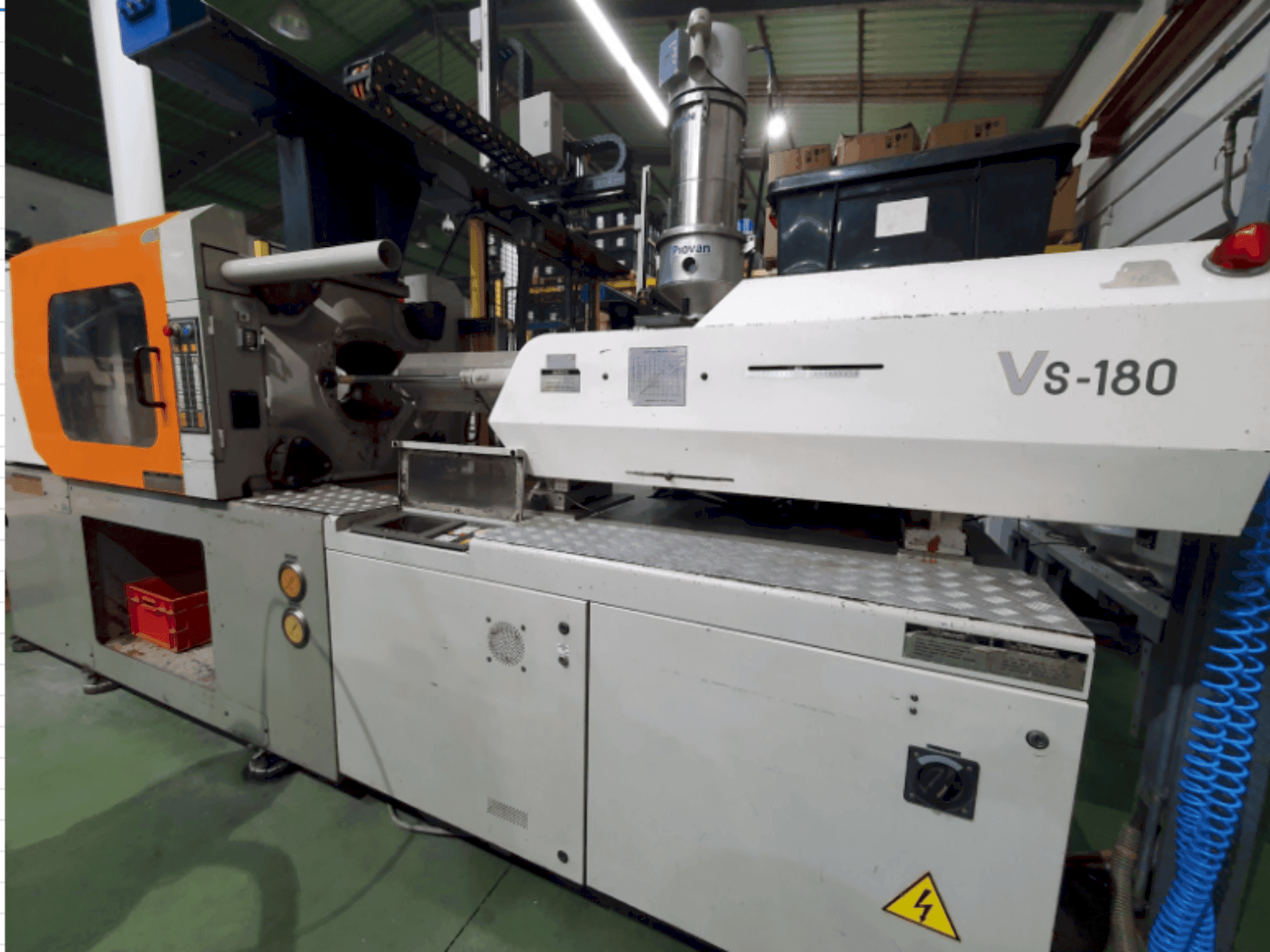 Widok z przodu maszyny Victor VS180
