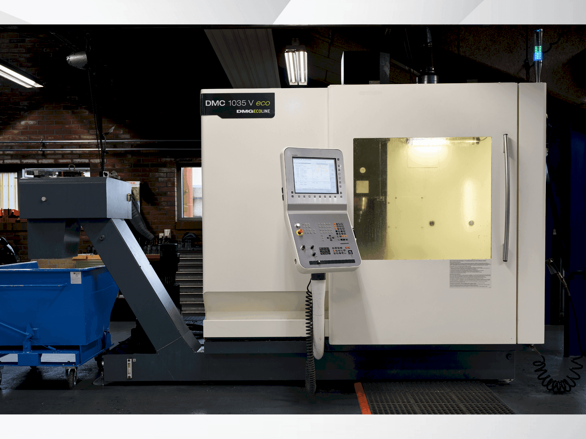 Widok z przodu maszyny DMG MORI DMC 1035V
