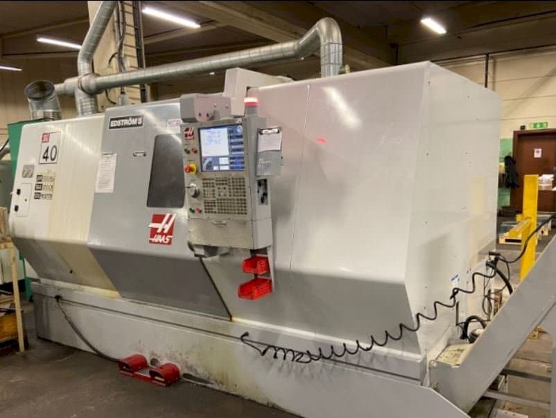 Widok z przodu maszyny HAAS SL-40