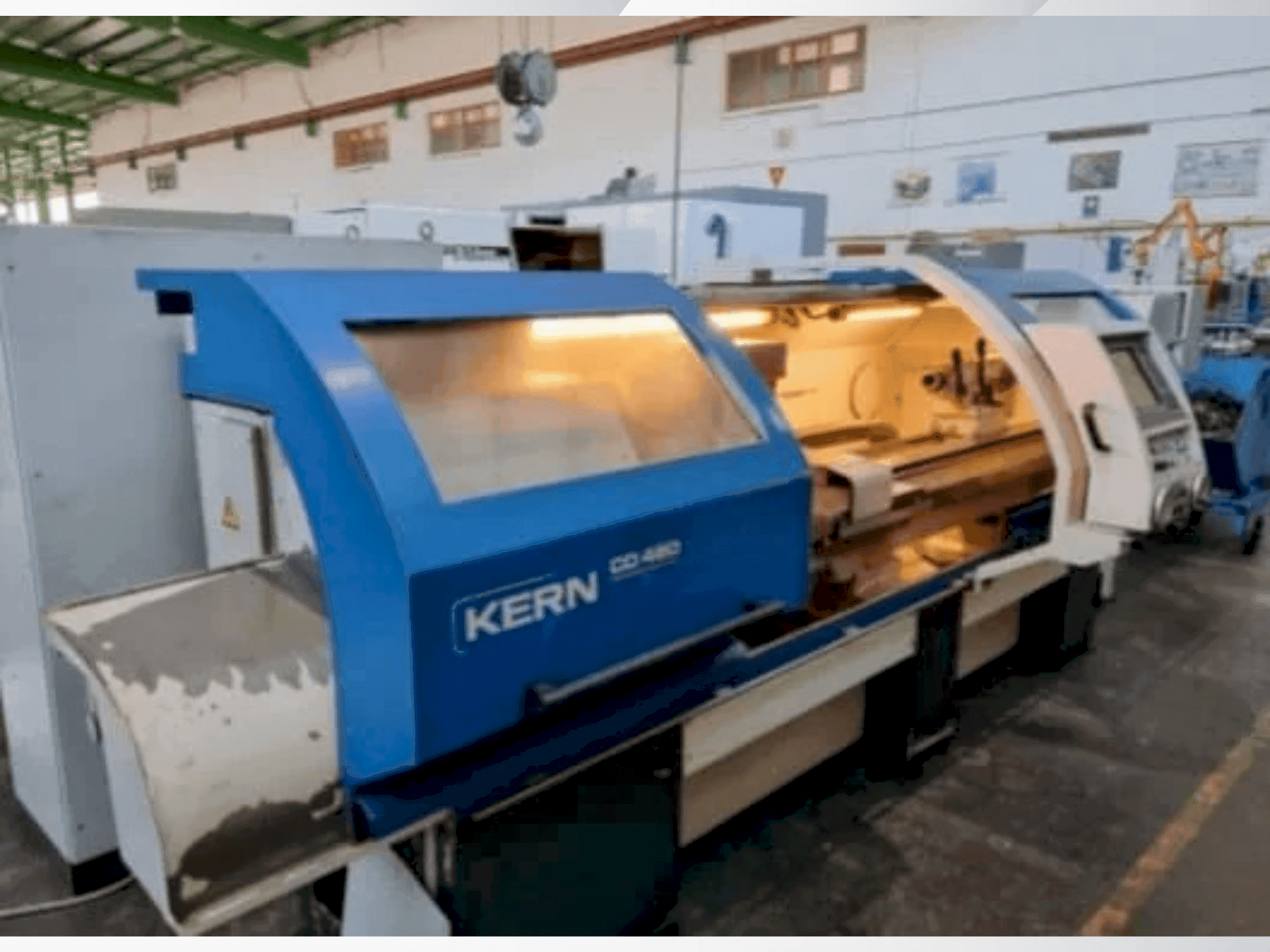 Widok z przodu maszyny KERN CD 480/2000