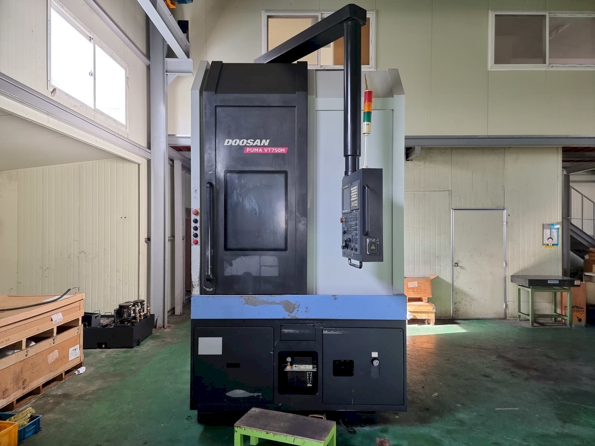 Widok z przodu maszyny Doosan Puma VT750M