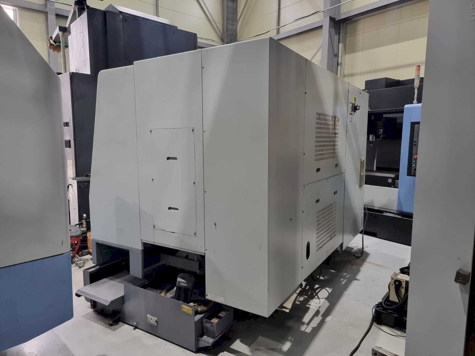 Widok z przodu maszyny Hyundai Kia SKT250Y