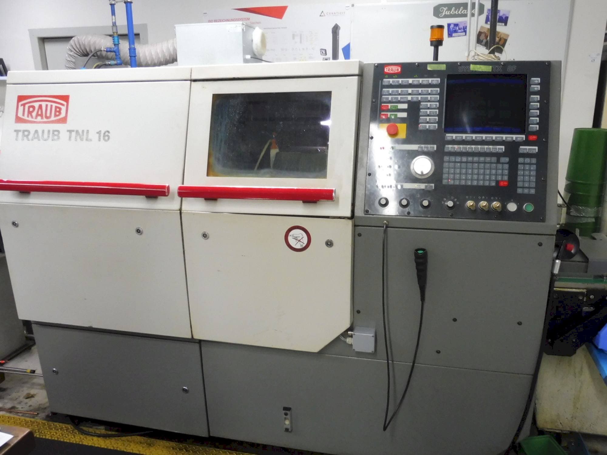 Widok z przodu maszyny TRAUB TNL 16