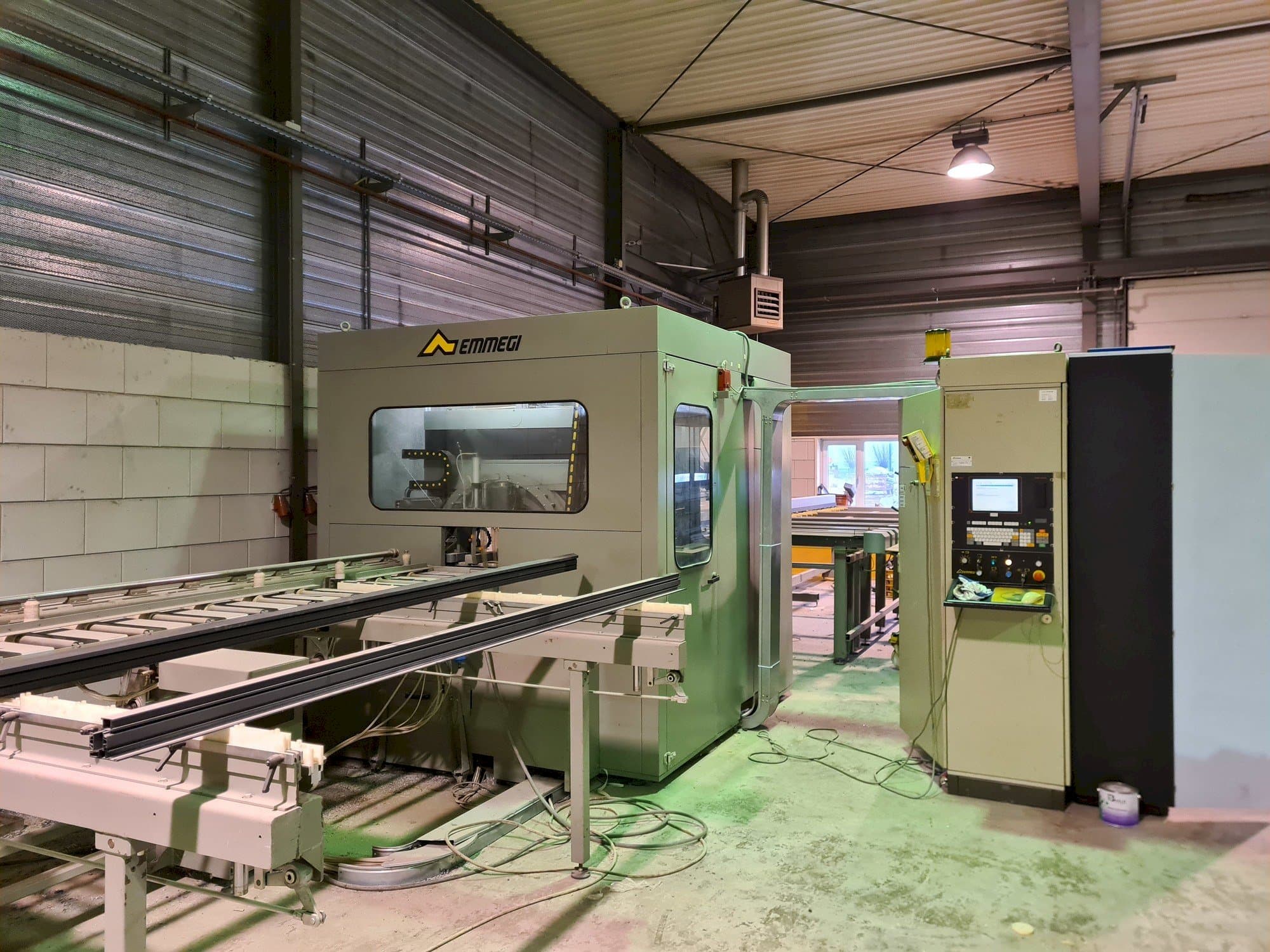 Widok z przodu maszyny Emmegi Quadra