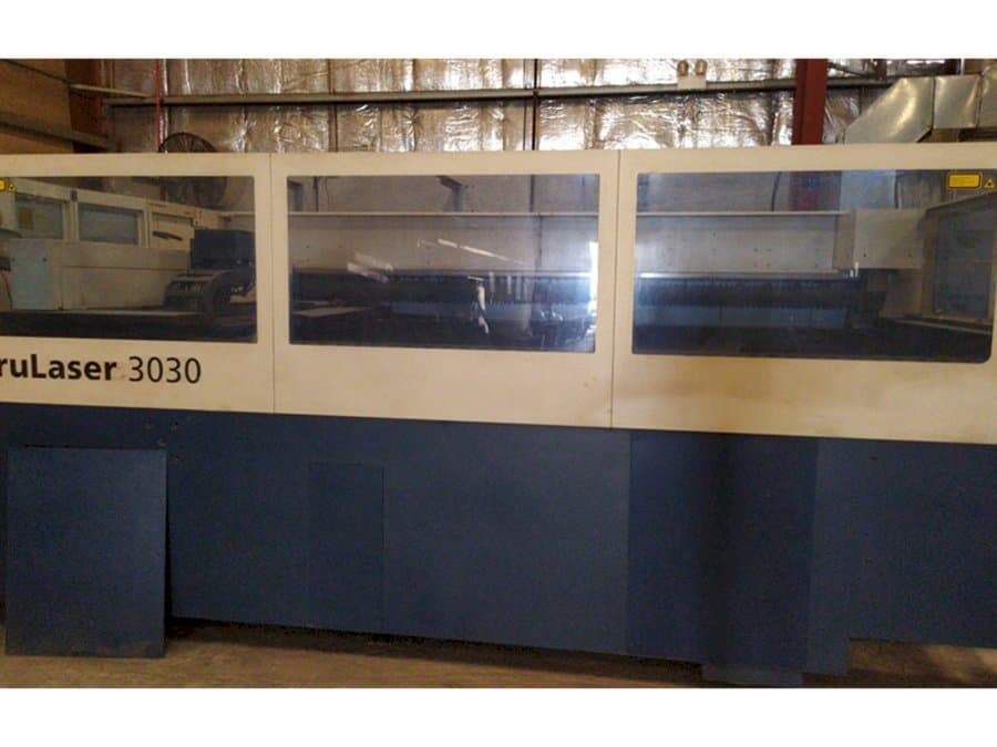 Widok z przodu maszyny Trumpf TruLaser 3030