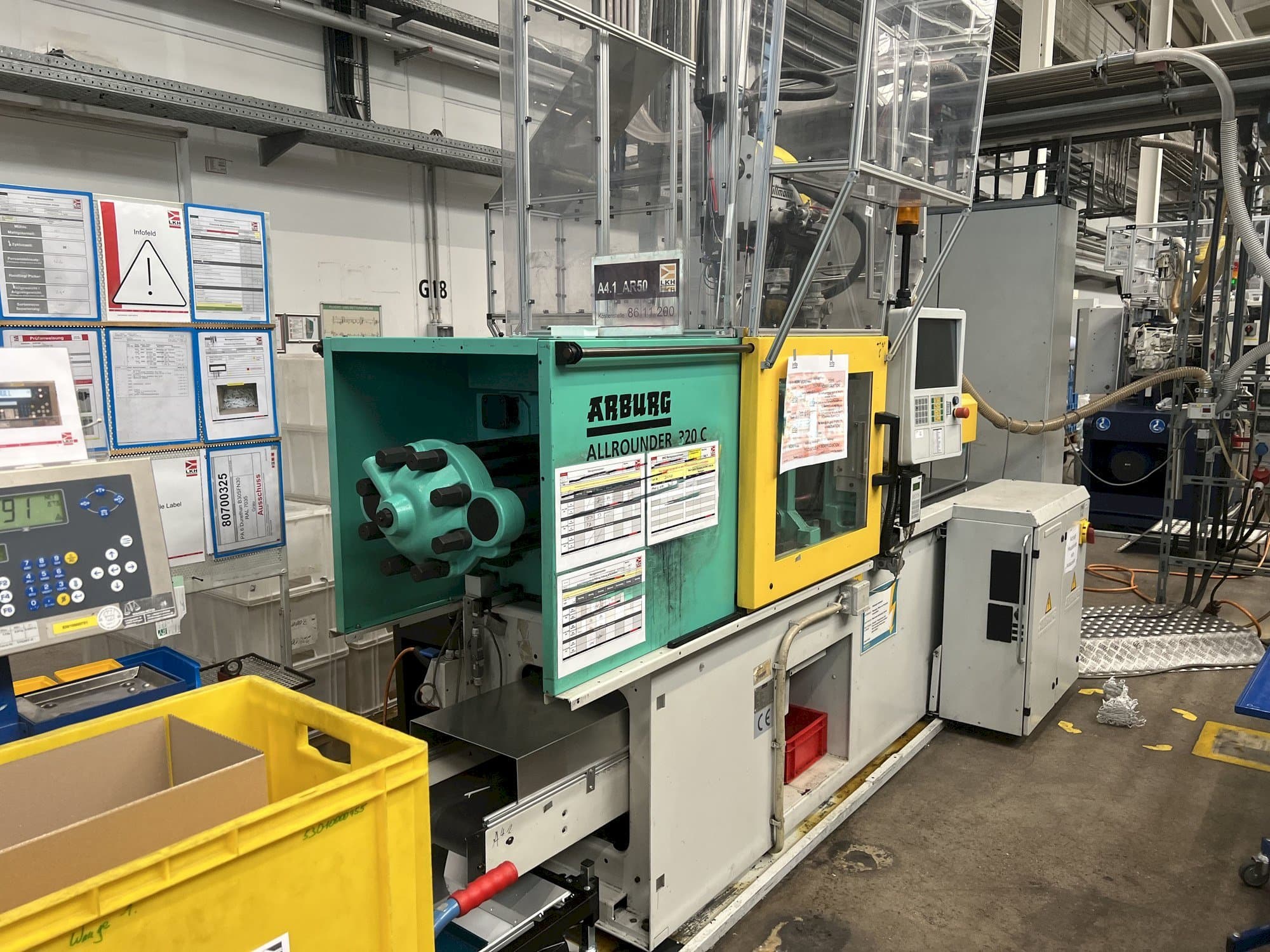 Widok lewej strony maszyny Arburg Allrounder 320C 500 - 170