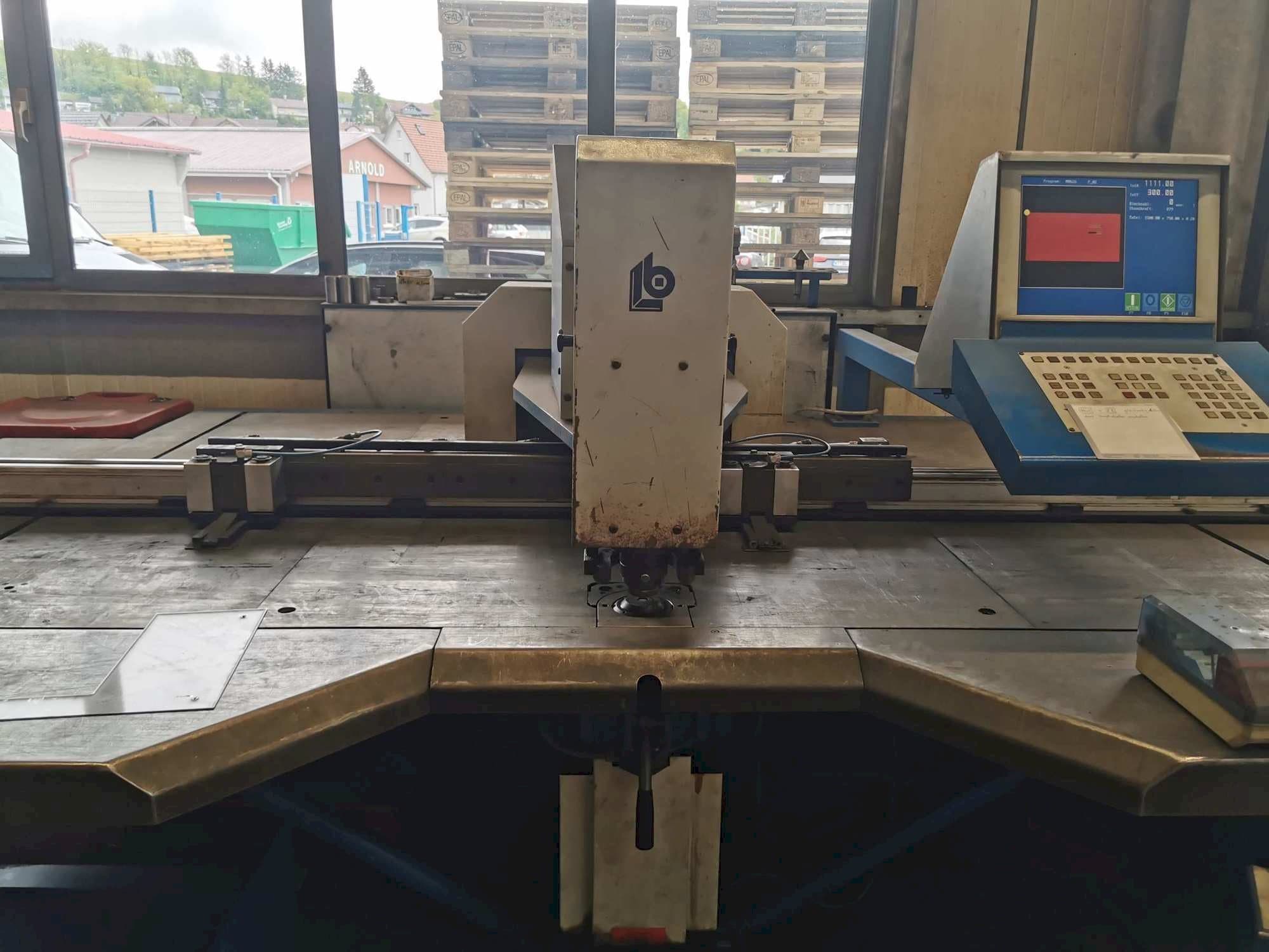 Widok z przodu maszyny BOSCHERT PL 150 CNC Z