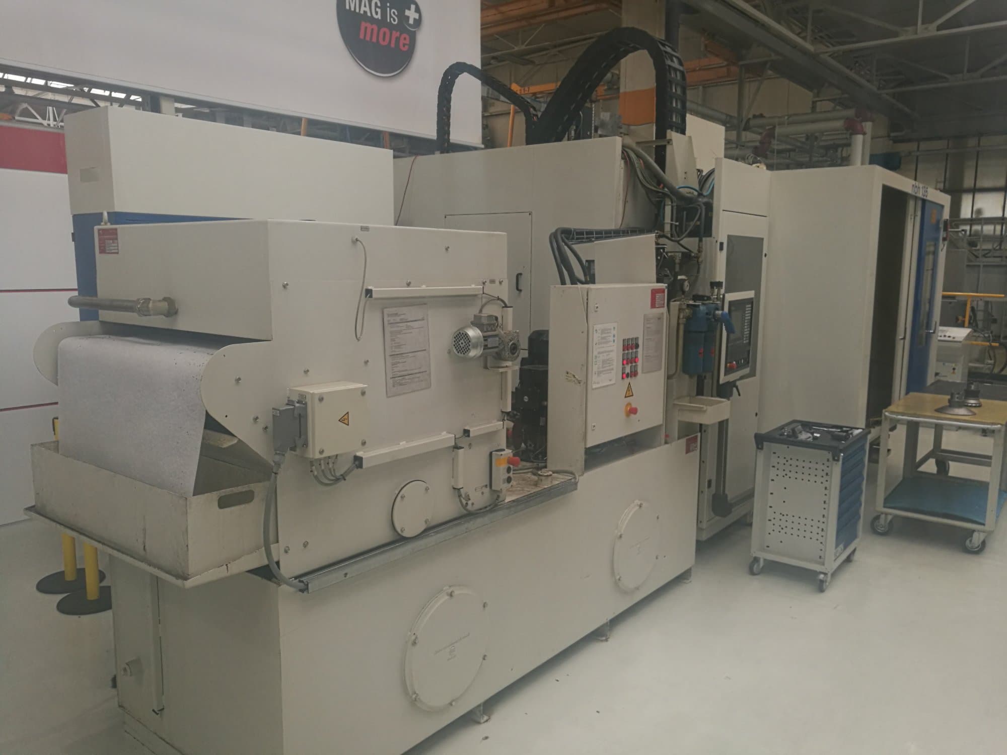 Widok z lewej maszyny Hueller Hille NBH 135