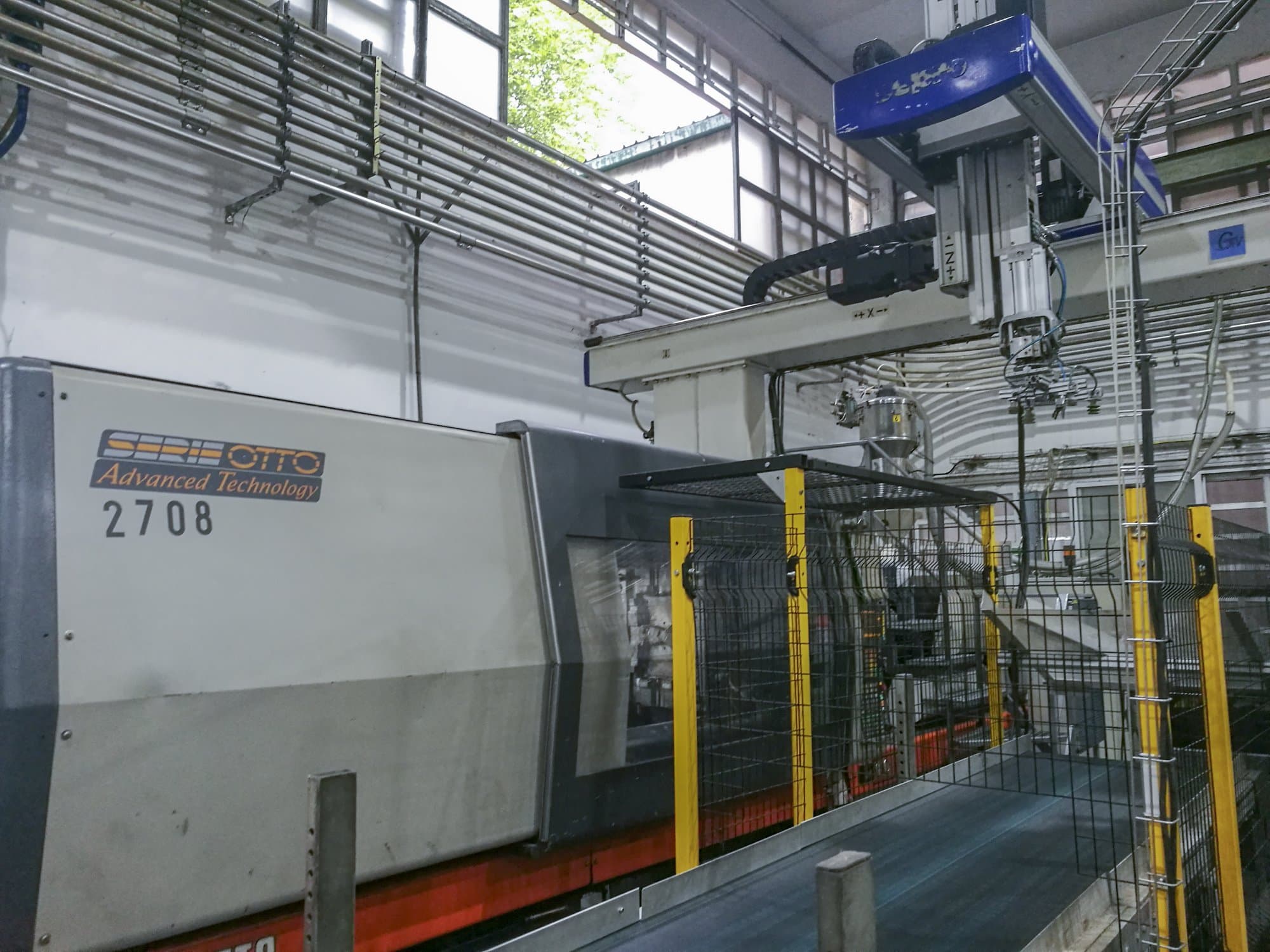 Widok z lewej 1 maszyny SANDRETTO 2054-380