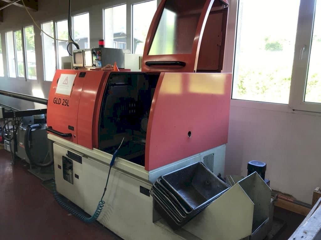Widok z przodu maszyny Gildemeister GLD 25L