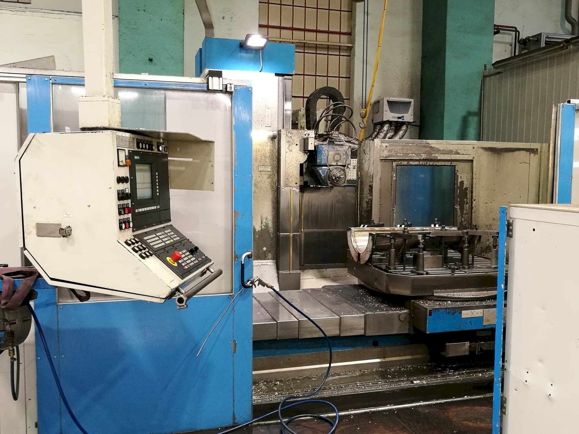 Widok z przodu maszyny Kekeisen UBF 2500