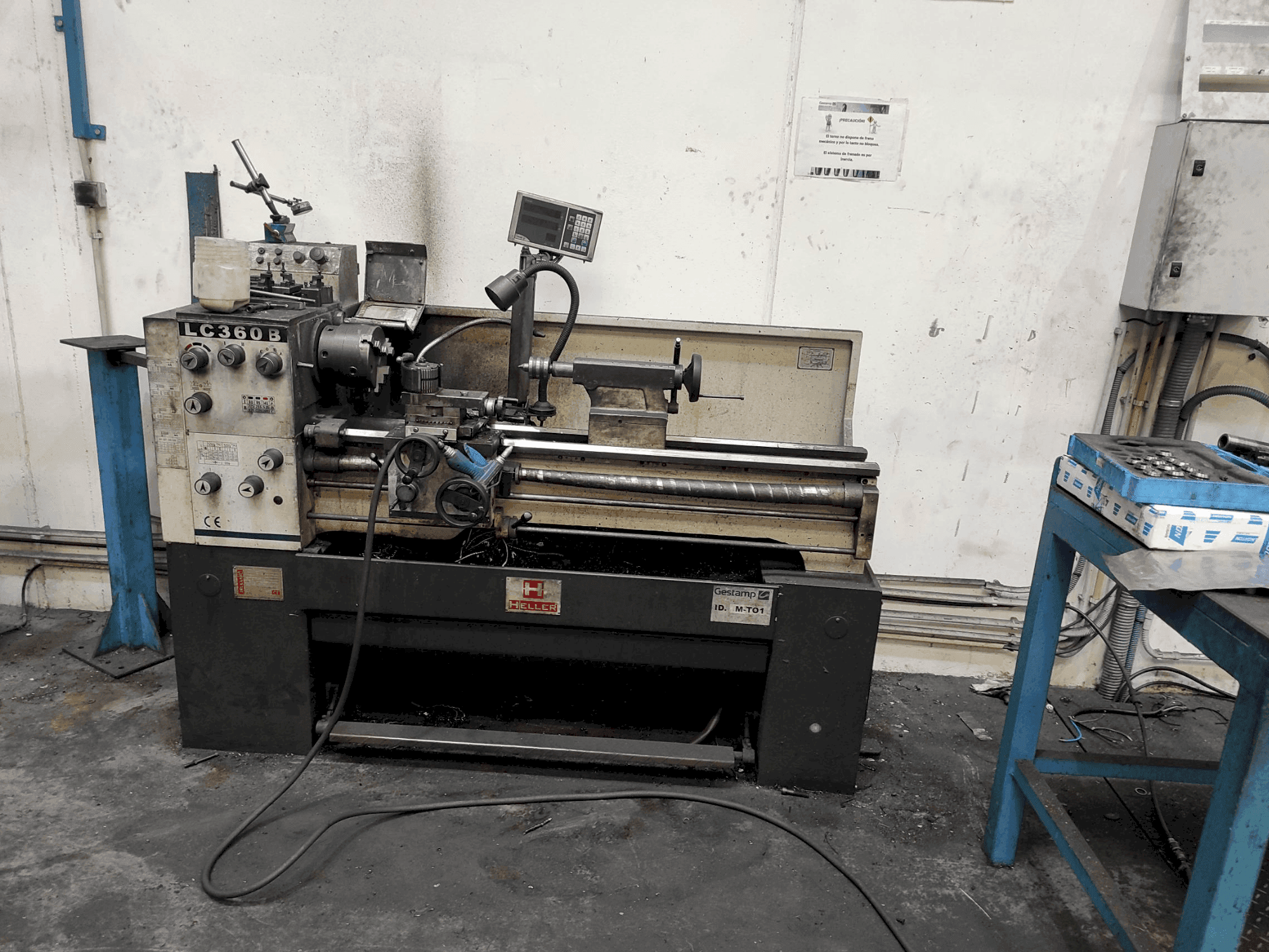 Widok z przodu maszyny HELLER LC 360 B