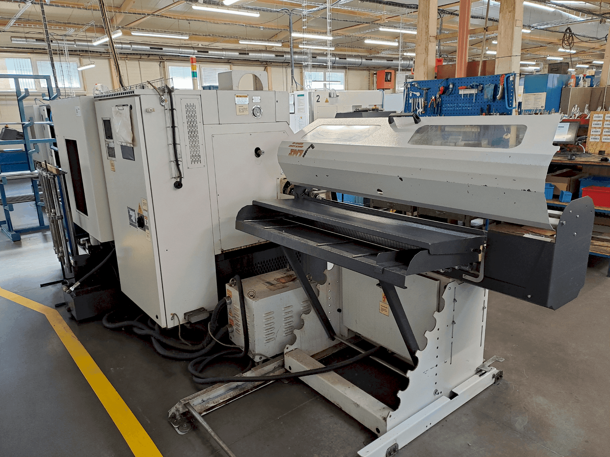 Widok z przodu maszyny Goodway GLS 200 M