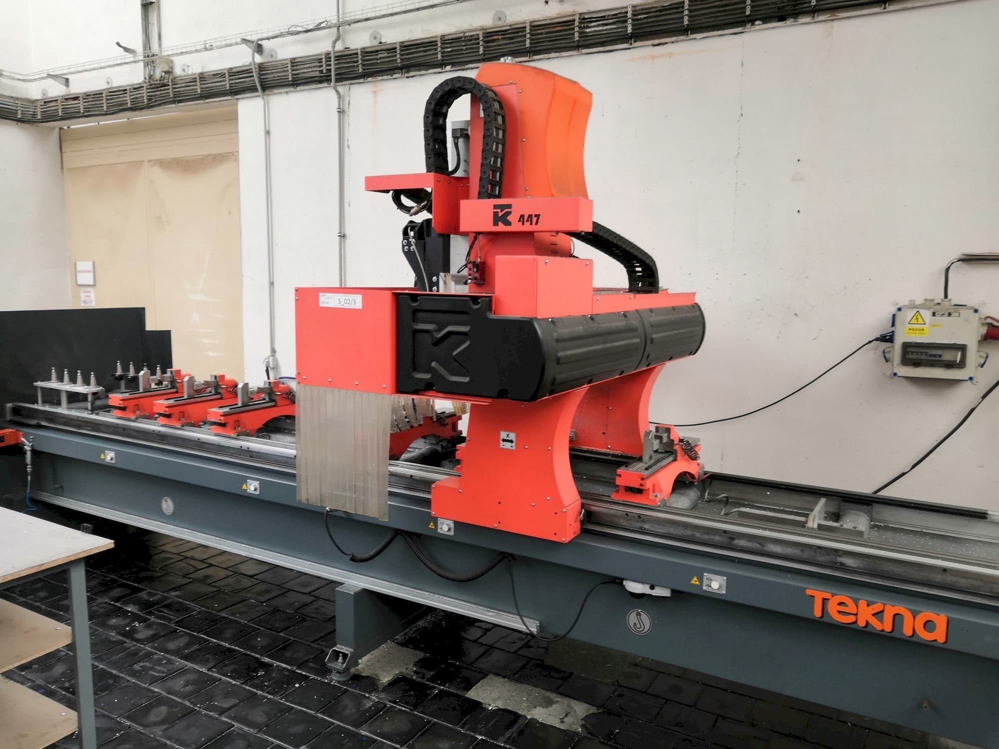Widok z przodu maszyny Tekna TK447/4