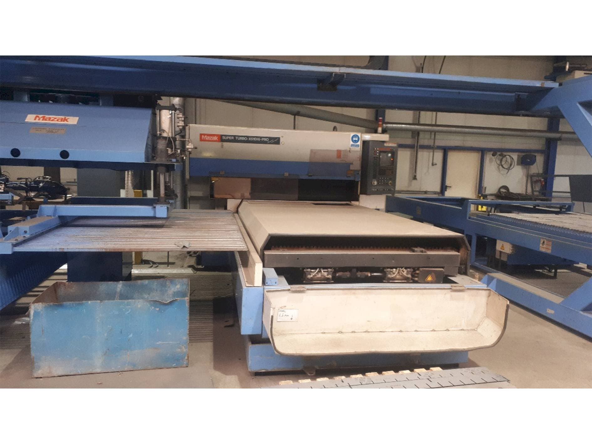 Widok z przodu maszyny Mazak Super Turbo X510 HI-Pro