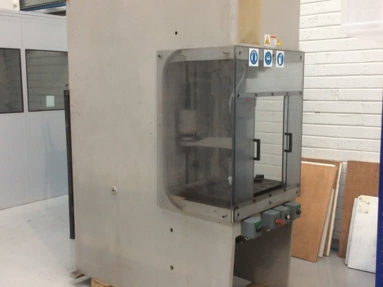 Widok z przodu maszyny ABEX Dension FN50-30H-0592E