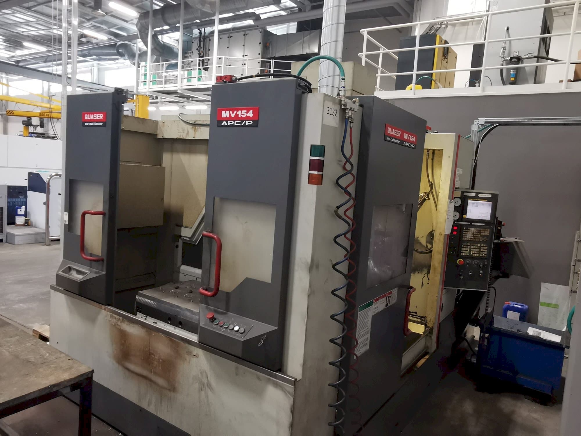 Widok z przodu maszyny Quaser MV154APC/P12