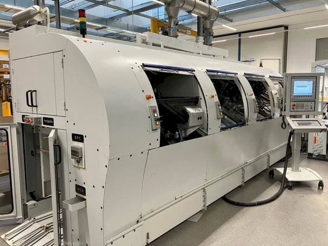 Widok z przodu maszyny MIKRON Multistep XS