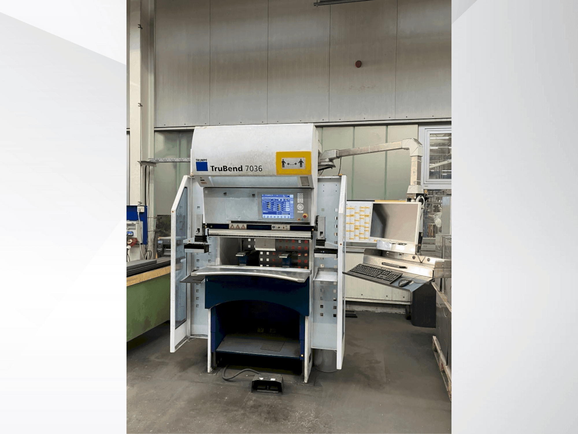 Widok z przodu maszyny TRUMPF TruBend 7036