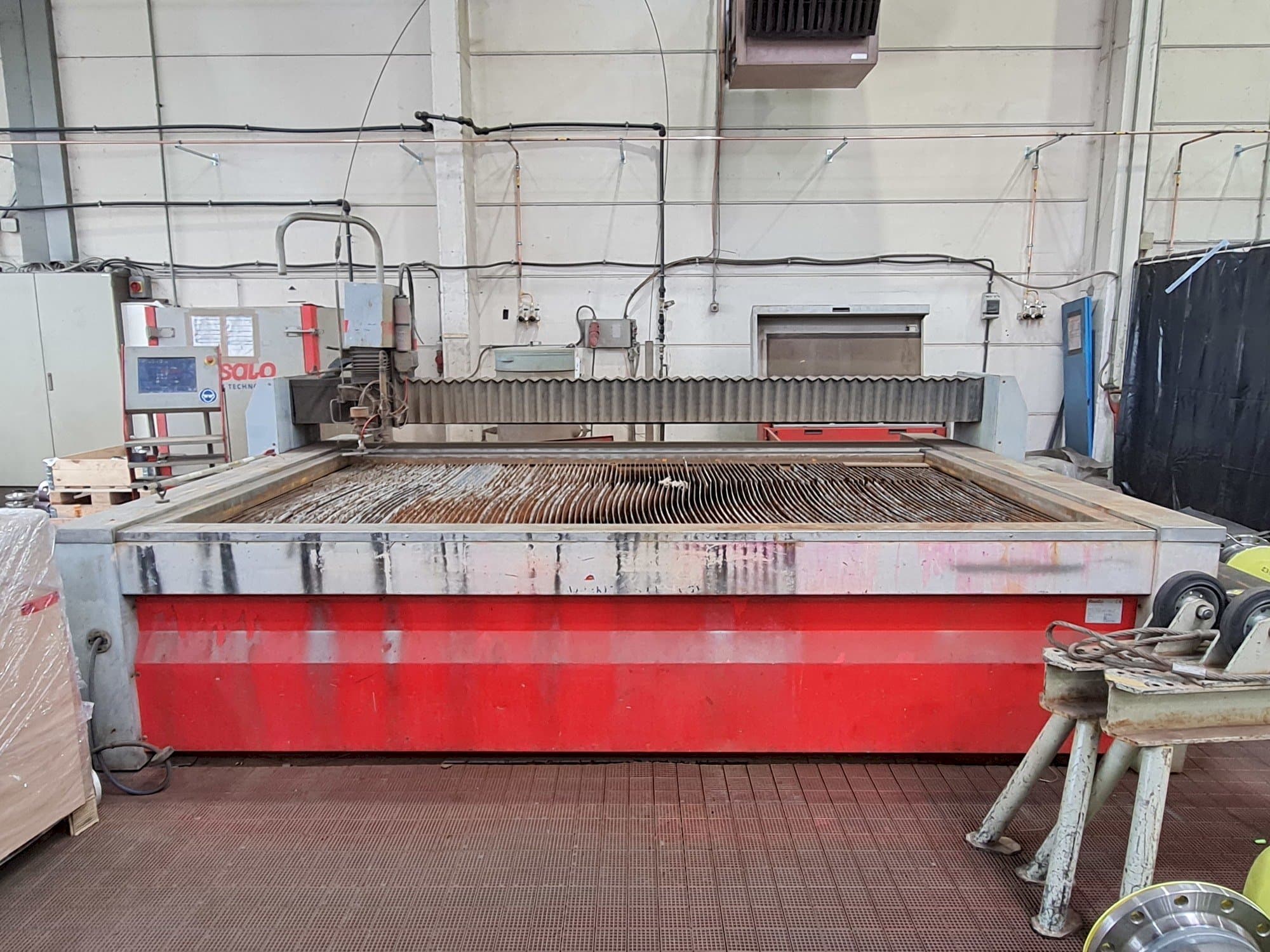 Widok z przodu maszyny Resato R-LCM 3015-1