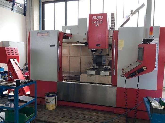 Widok z przodu maszyny Eumach SUMO 1400