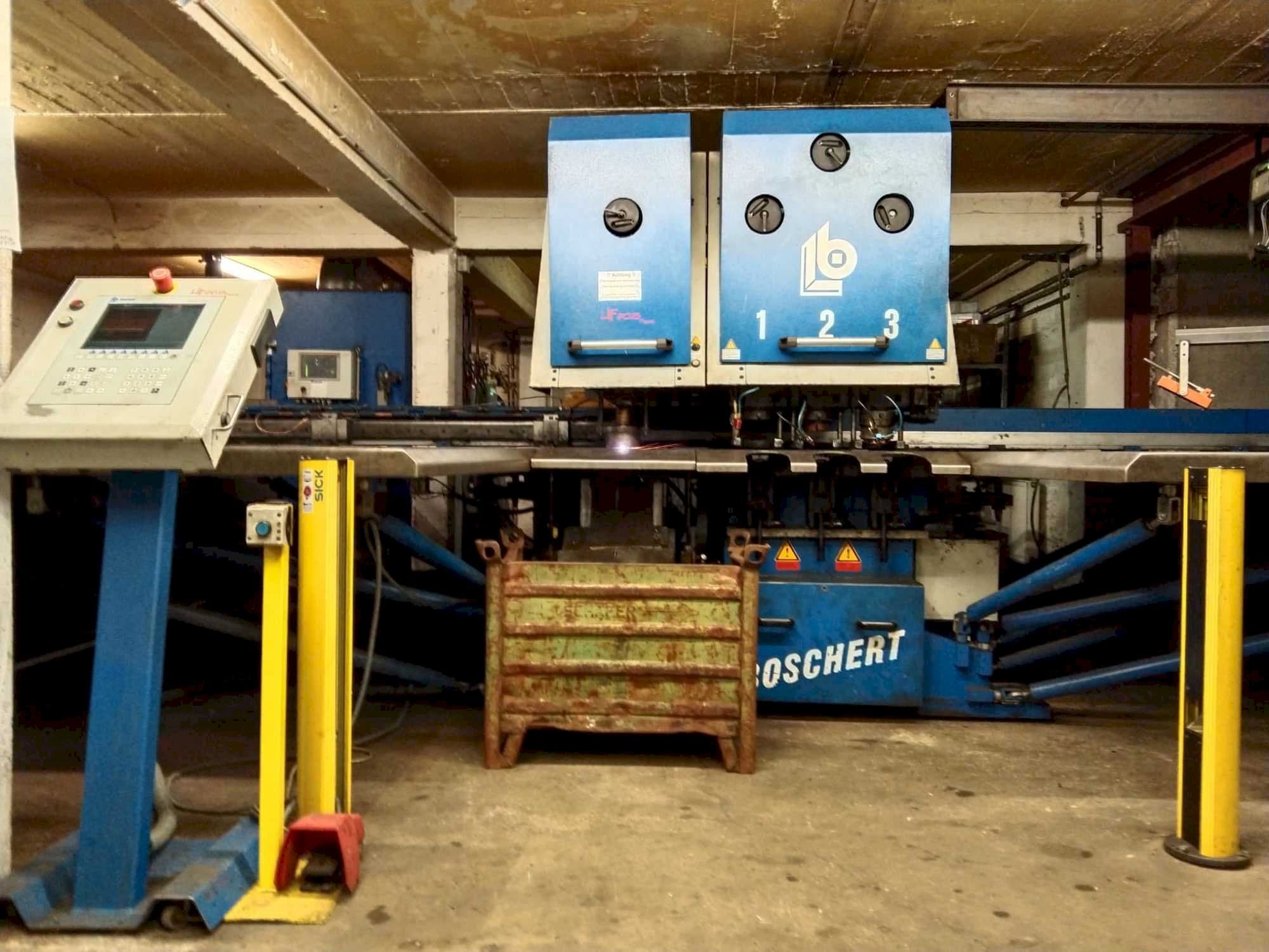 Widok z przodu maszyny Boschert Tri Combicut plasma