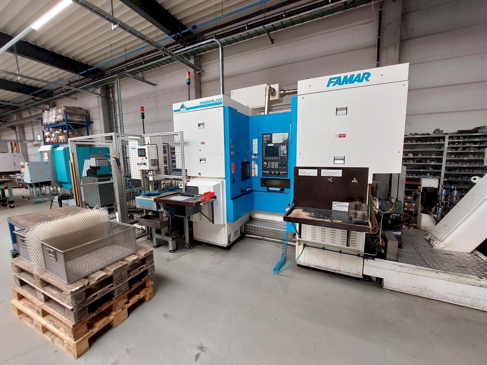 Widok z przodu maszyny Famar Tandem 200