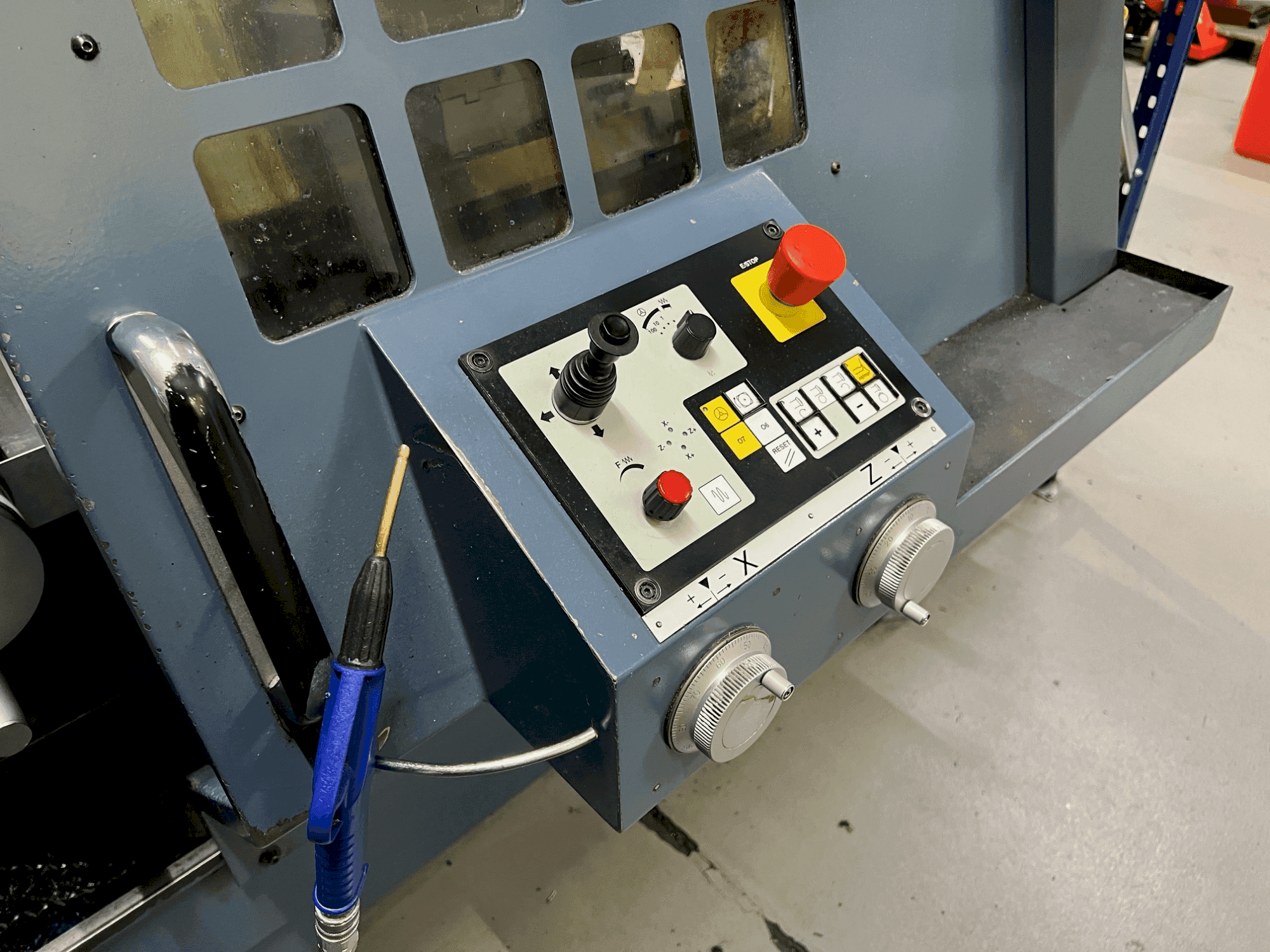 Widok z przodu maszyny PADOVANI E255/1500