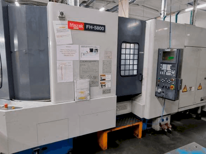 Widok z przodu maszyny Mazak FH 5800