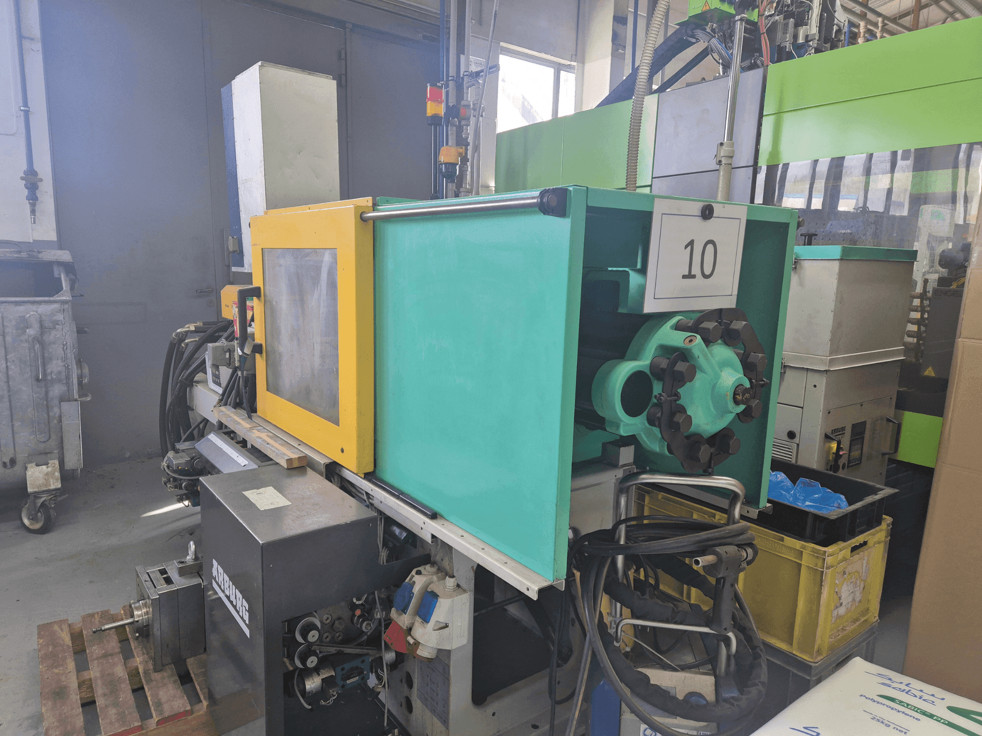 Widok z przodu maszyny Arburg Allrounder 270 C 400-70