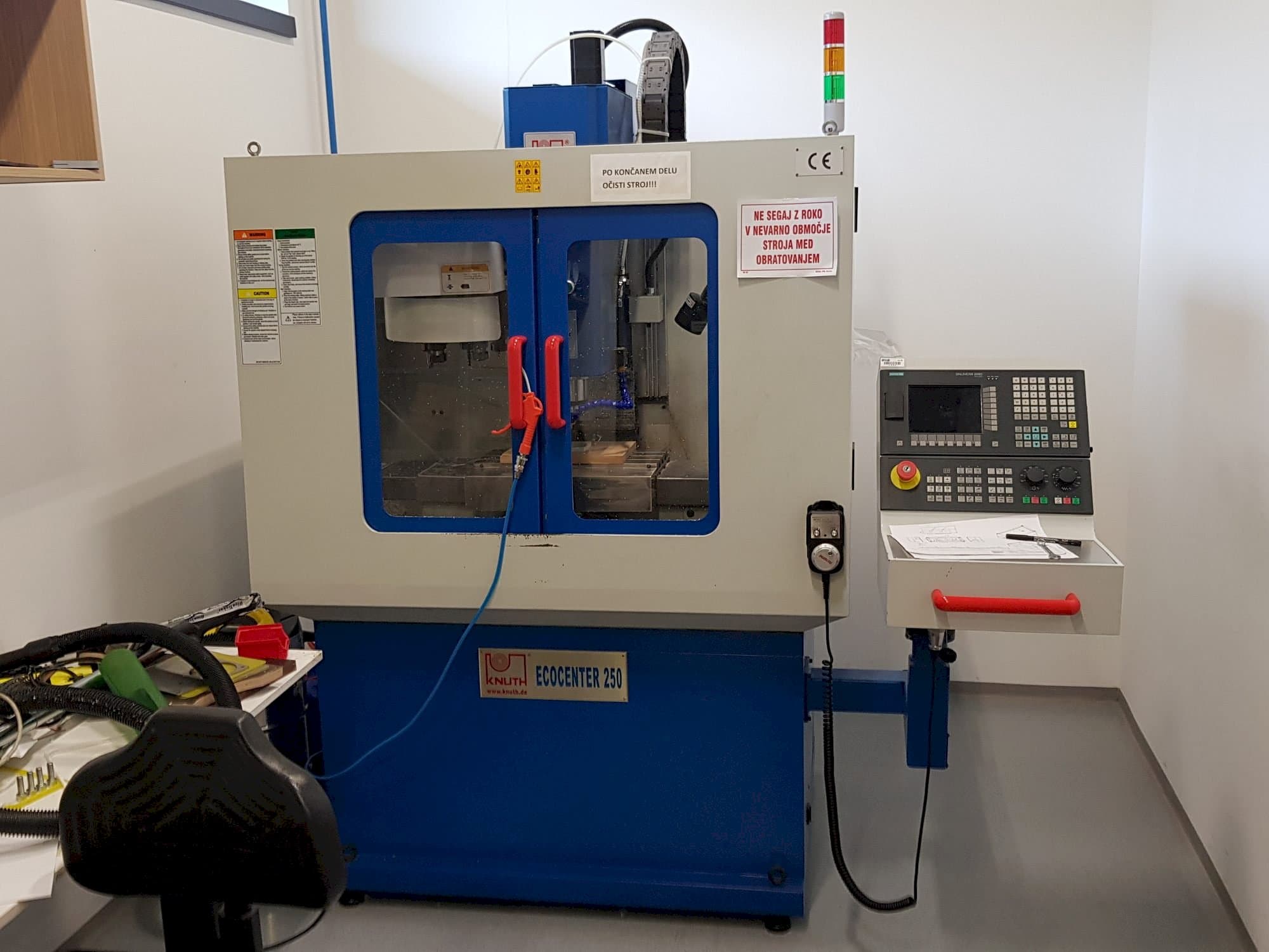 Widok z przodu maszyny KNUTH EcoCenter 250