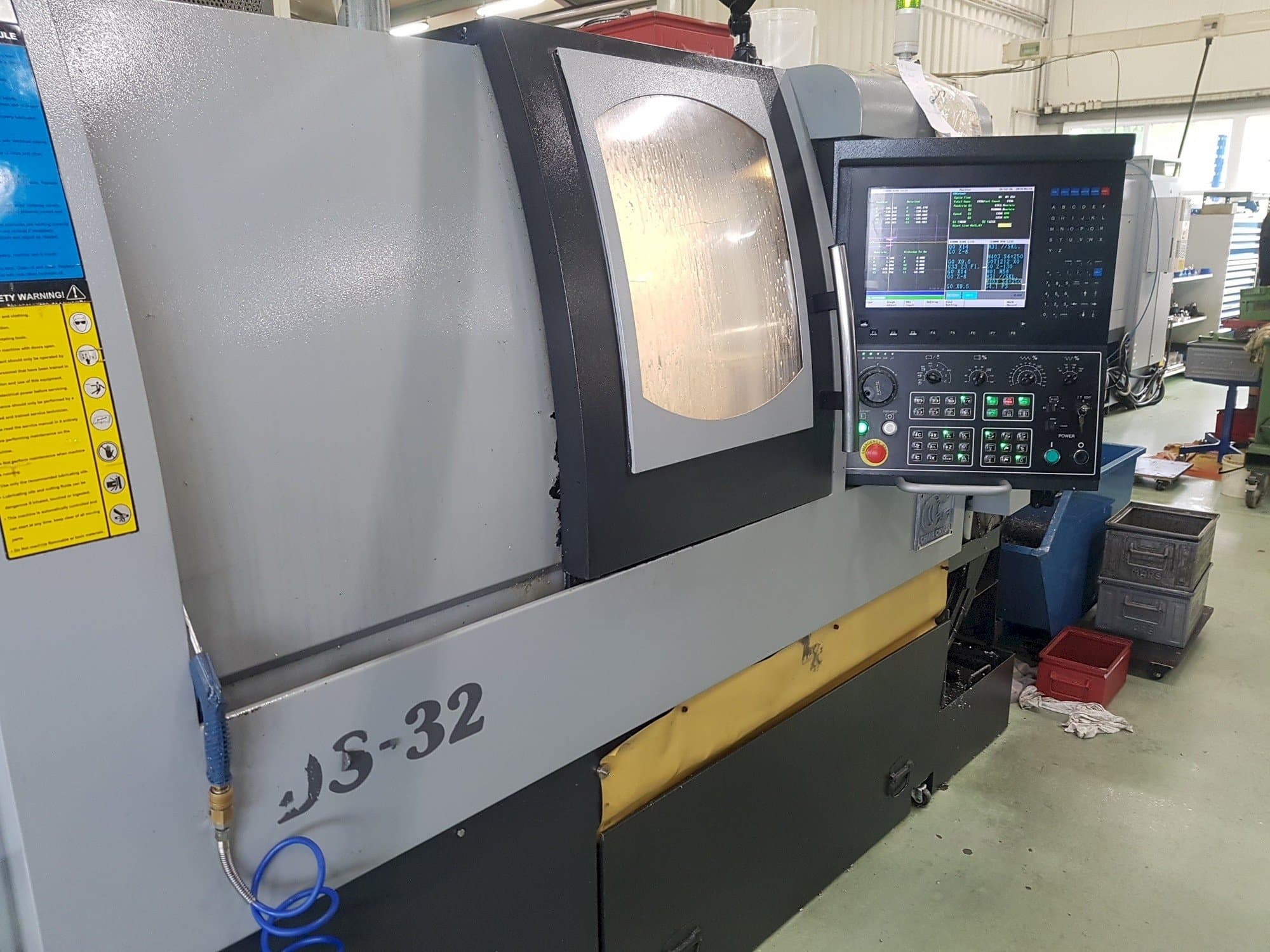 Widok z przodu maszyny Chiah-Chyun CDS-32