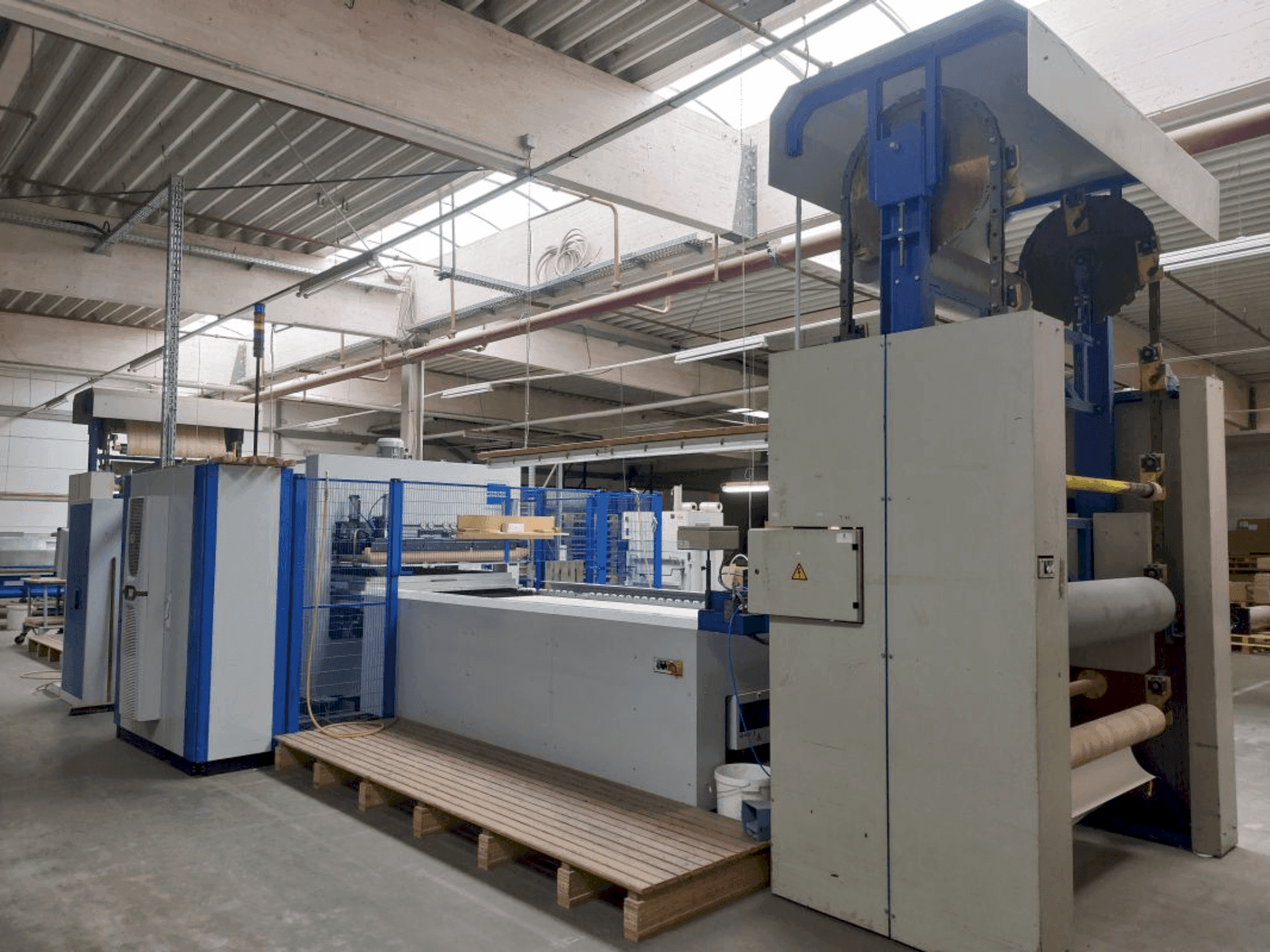 Widok z przodu maszyny WEMHÖNER Variopress Basic 1000S