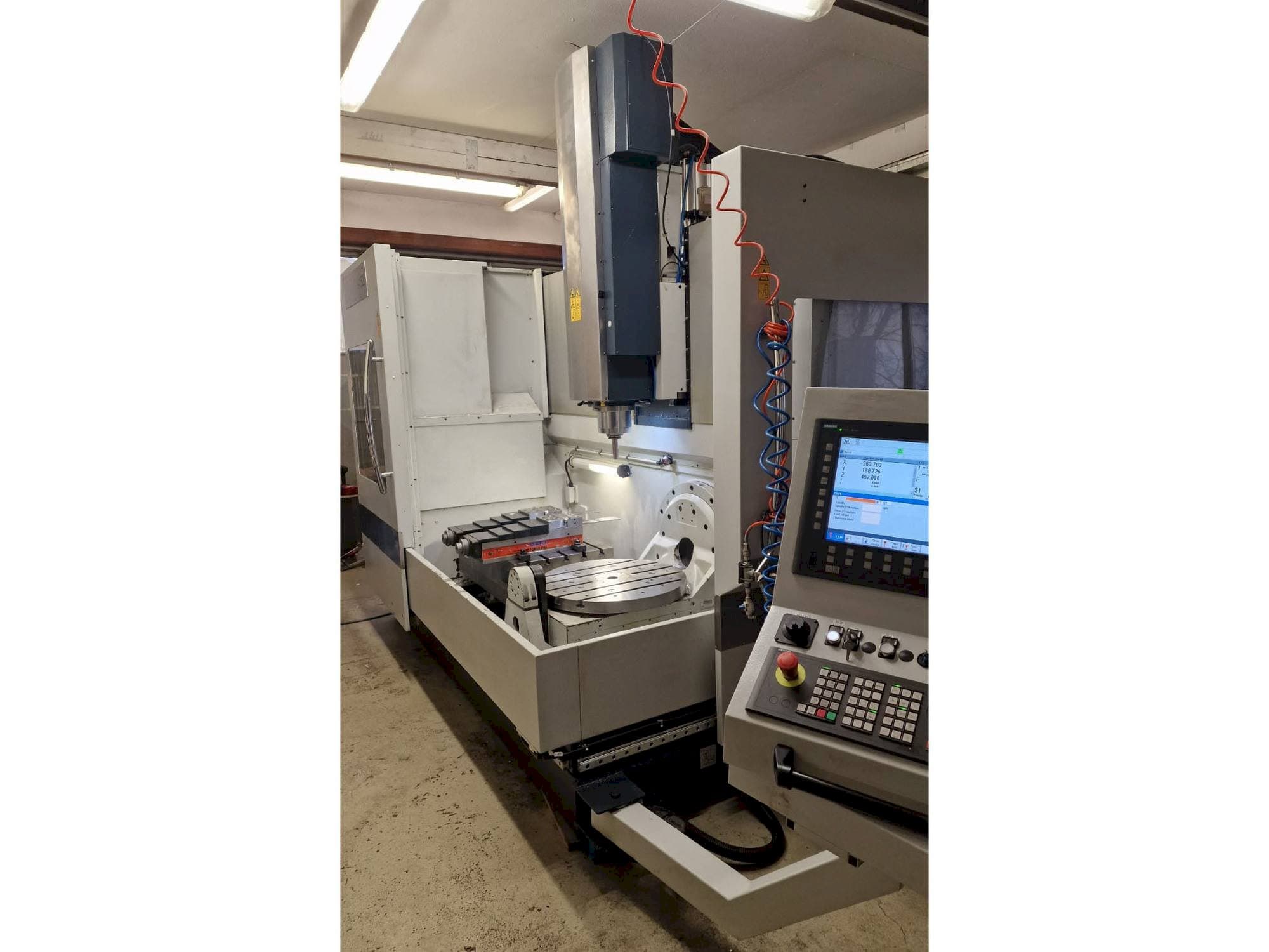 Widok z przodu maszyny SPINNER U5 1520