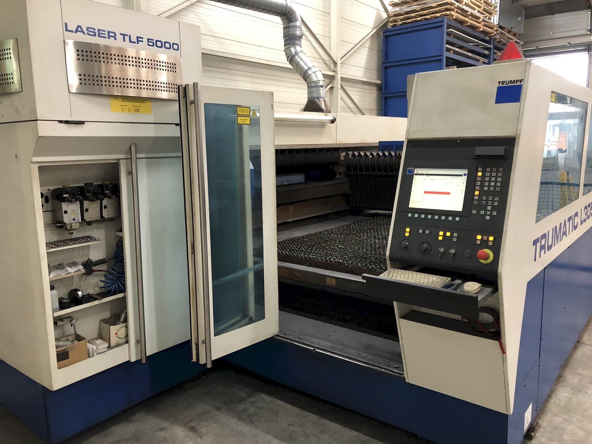 Widok z przodu maszyny Trumpf Trumatic L3050