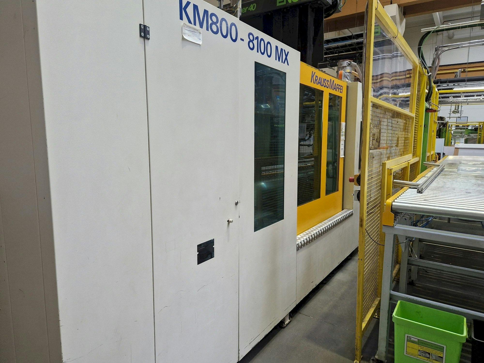 Widok lewej strony maszyny Krauss Maffei 800-8100 MX